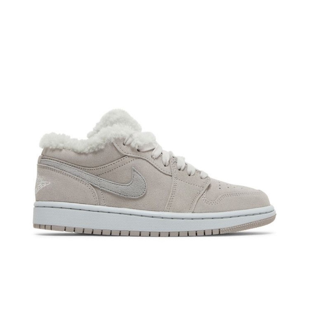 Women’s Air Jordan 1 Low SE Sherpa Fleece - Picture 11 of 11